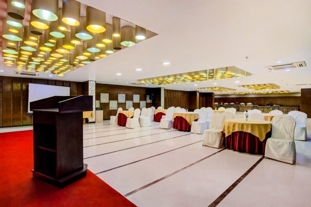 Milestone Hotel And Banquets Siliguri Dış mekan fotoğraf
